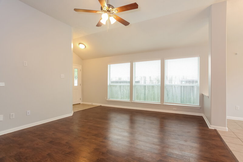 2,155/Mo, 8215 Point Pendleton Dr Tomball, TX 77375 Living Room View