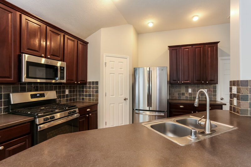 2,155/Mo, 8215 Point Pendleton Dr Tomball, TX 77375 Kitchen View