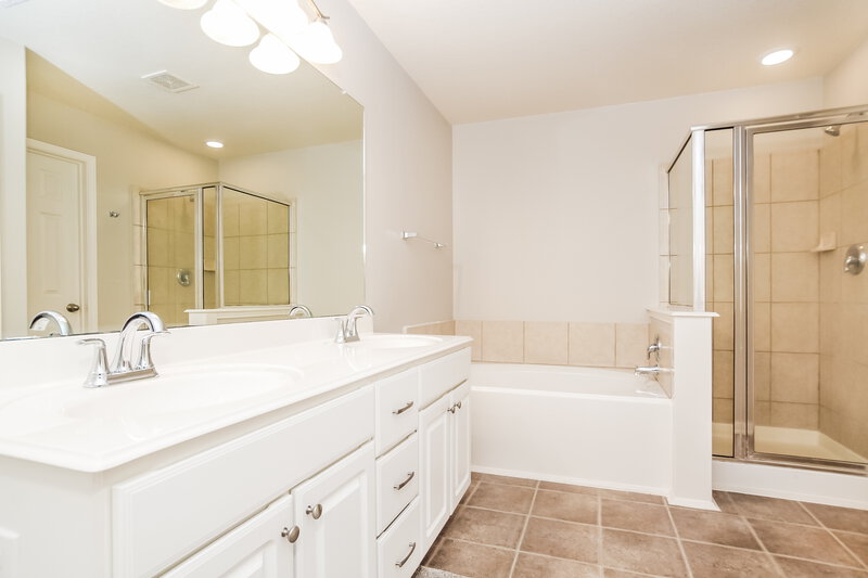 1,845/Mo, 4926 Colony Hurst Trail Spring, TX 77373 Main Bathroom View