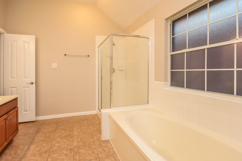 3,030/Mo, 413 Ceole Ln League City, TX 77573 Main Bathroom View