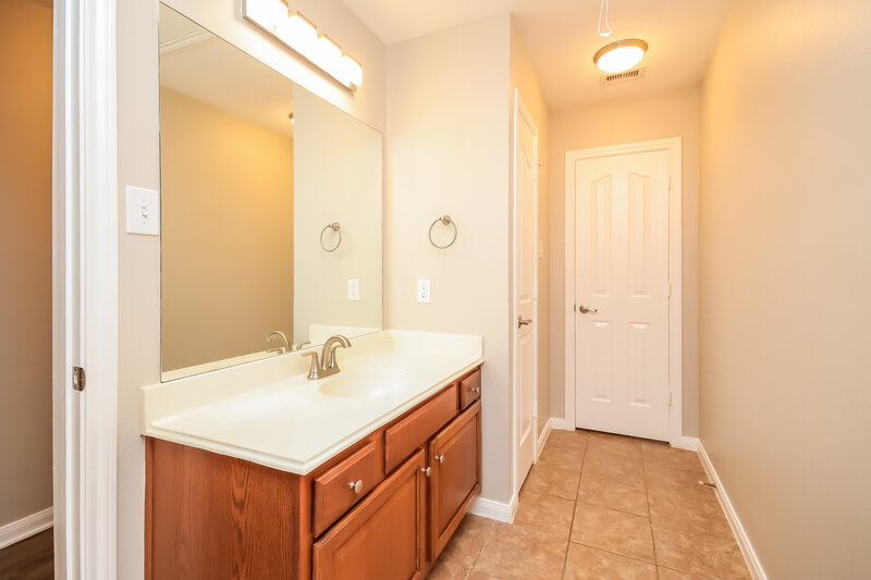 3,030/Mo, 413 Ceole Ln League City, TX 77573 Bathroom View