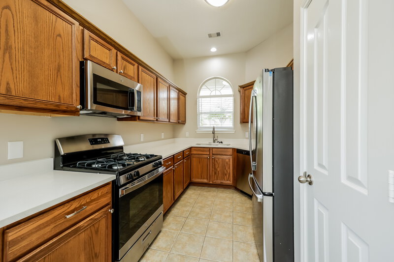 1,825/Mo, 11743 Elizabeth Ct Pinehurst, TX 77362 Kitchen View