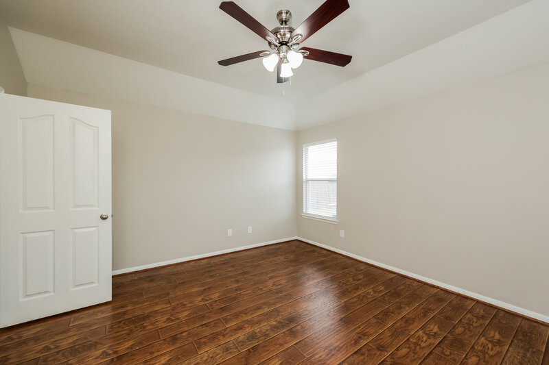 1,825/Mo, 11743 Elizabeth Ct Pinehurst, TX 77362 Main Bedroom View