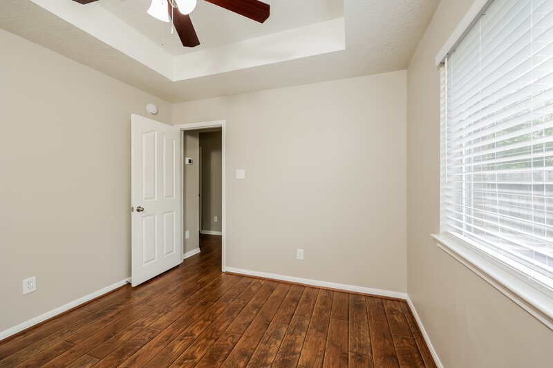 1,825/Mo, 11743 Elizabeth Ct Pinehurst, TX 77362 Bedroom View 2