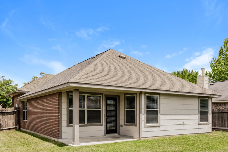 1,825/Mo, 11743 Elizabeth Ct Pinehurst, TX 77362 Rear View 2