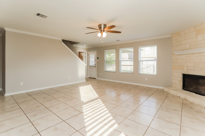 2,430/Mo, 9955 Chimney Swift Ln Conroe, TX 77385 Living Room View 2