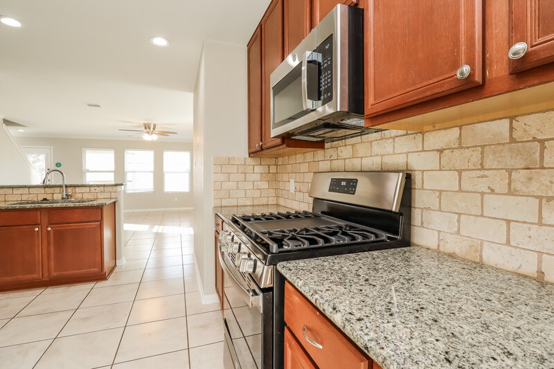 2,430/Mo, 9955 Chimney Swift Ln Conroe, TX 77385 Kitchen View