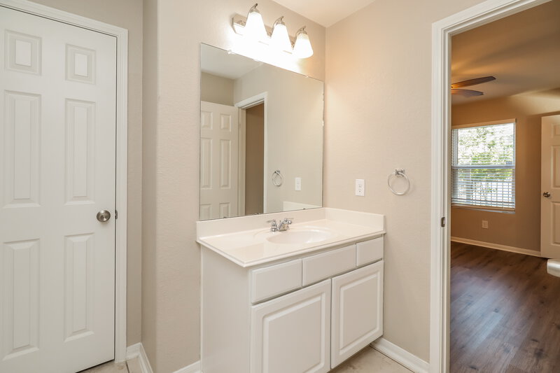 2,430/Mo, 9955 Chimney Swift Ln Conroe, TX 77385 Main Bedroom View 3