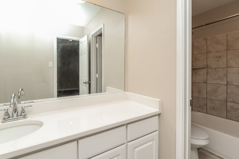 2,430/Mo, 9955 Chimney Swift Ln Conroe, TX 77385 Bathroom View