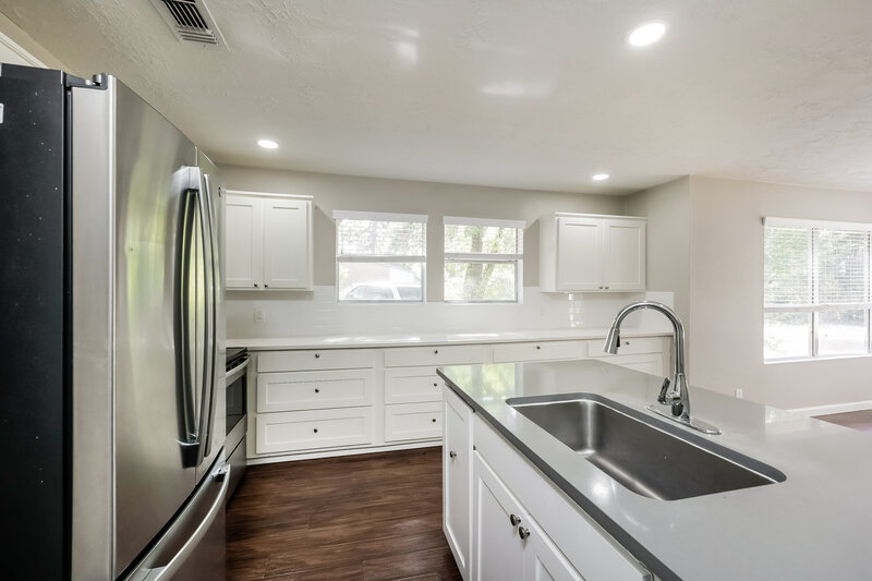 1,670/Mo, 15470 Carmel Dr Willis, TX 77318 Kitchen View 2