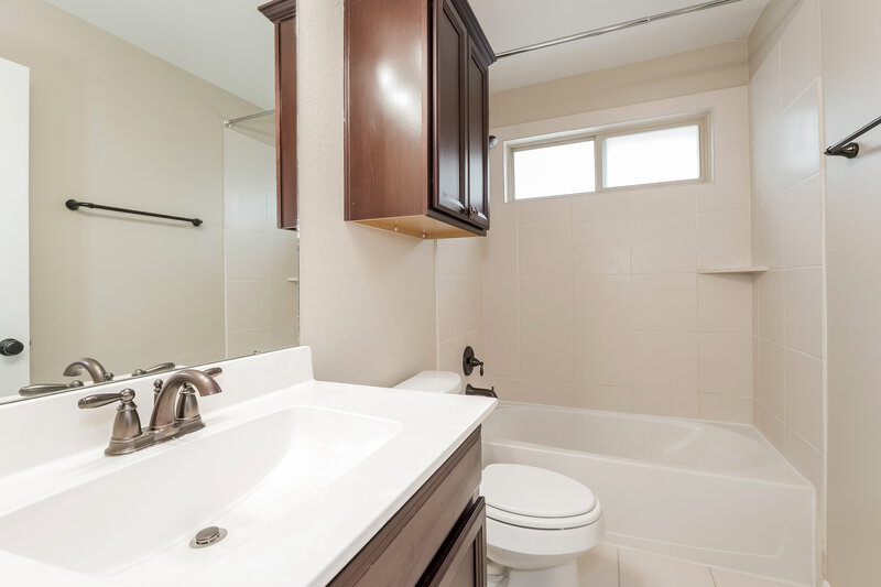 2,905/Mo, 19018 Bowden Harbour Dr Richmond, TX 77407 Bathroom View