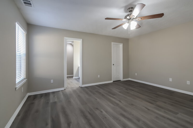 2,185/Mo, 5026 Quailgate Dr Spring, TX 77373 Main Bedroom View 2