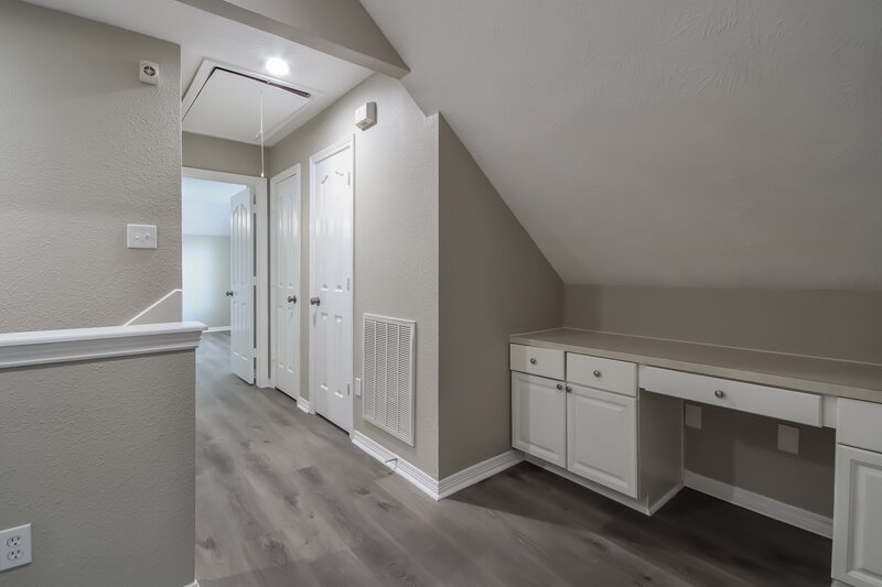 2,185/Mo, 5026 Quailgate Dr Spring, TX 77373 Walk In Closet View