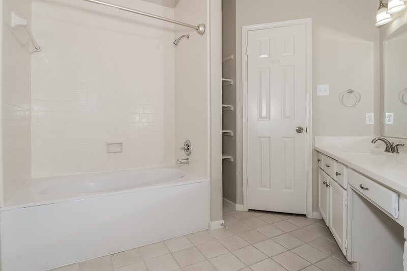 2,760/Mo, 21715 N Tangle Creek Ln Spring, TX 77388 Main Bathroom View