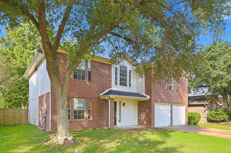 2,145/Mo, 1818 Oak Ridge Dr Kemah, TX 77565 Front View
