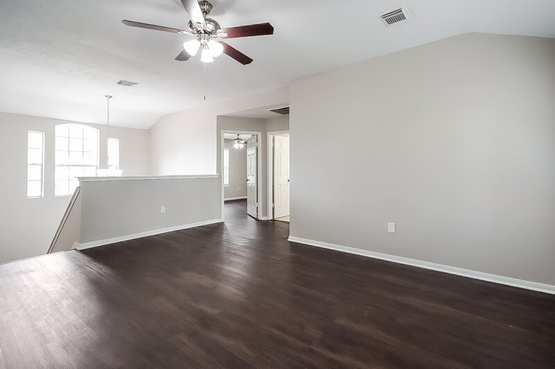 3,020/Mo, 1818 Oak Ridge Dr Kemah, TX 77565 Living Room View 2