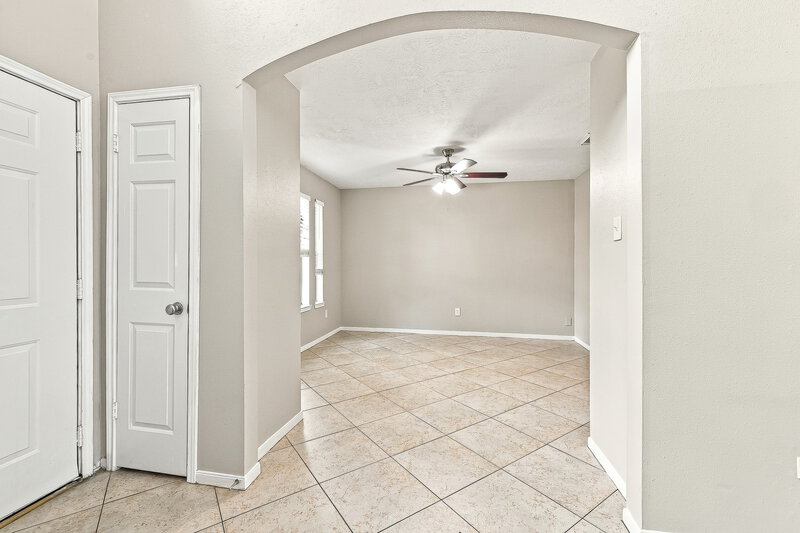 2,145/Mo, 1818 Oak Ridge Dr Kemah, TX 77565 Dining Room View