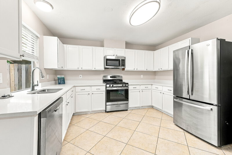 2,145/Mo, 1818 Oak Ridge Dr Kemah, TX 77565 Kitchen View 2