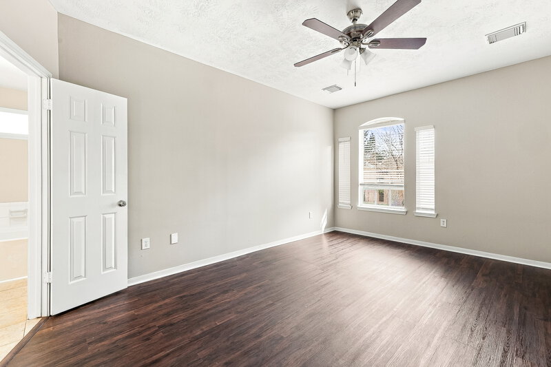 2,145/Mo, 1818 Oak Ridge Dr Kemah, TX 77565 Primary Bedroom View