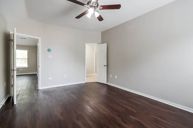3,020/Mo, 1818 Oak Ridge Dr Kemah, TX 77565 Main Bedroom View 2