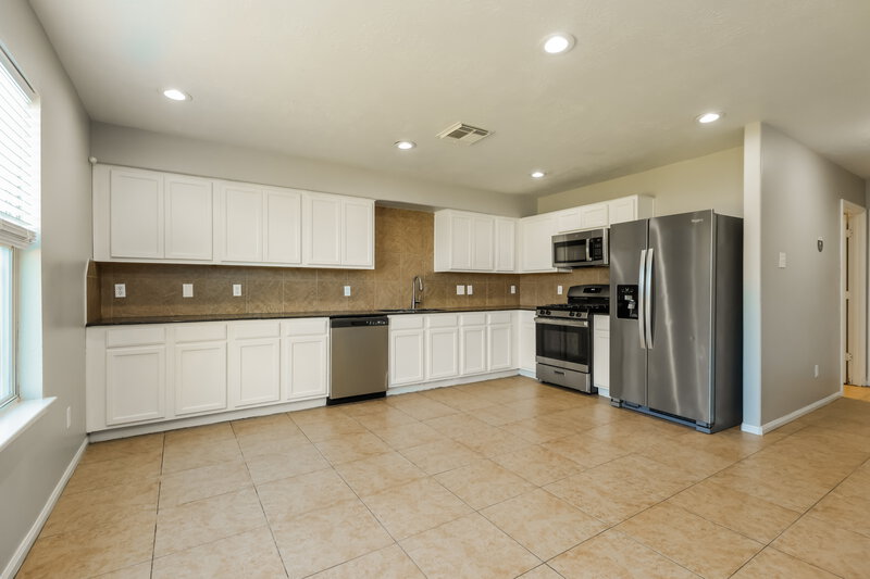 2,200/Mo, 21330 Carleen Creek Trl Spring, TX 77379 Kitchen View