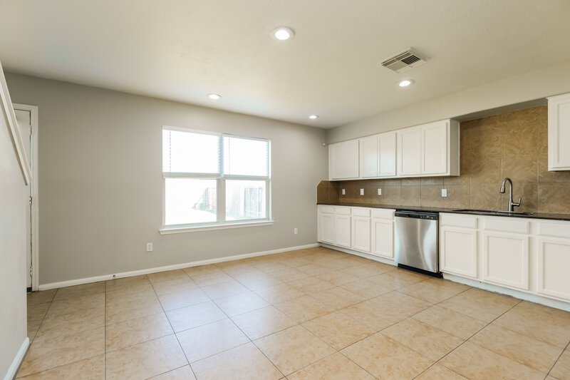 2,200/Mo, 21330 Carleen Creek Trl Spring, TX 77379 Kitchen View 2