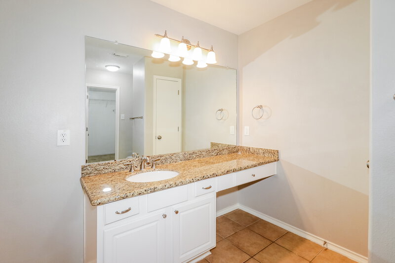 1,985/Mo, 10302 Fire Sage Dr Humble, TX 77396 Main Bathroom View