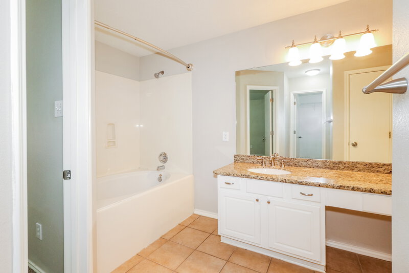 1,985/Mo, 10302 Fire Sage Dr Humble, TX 77396 Main Bathroom View 2
