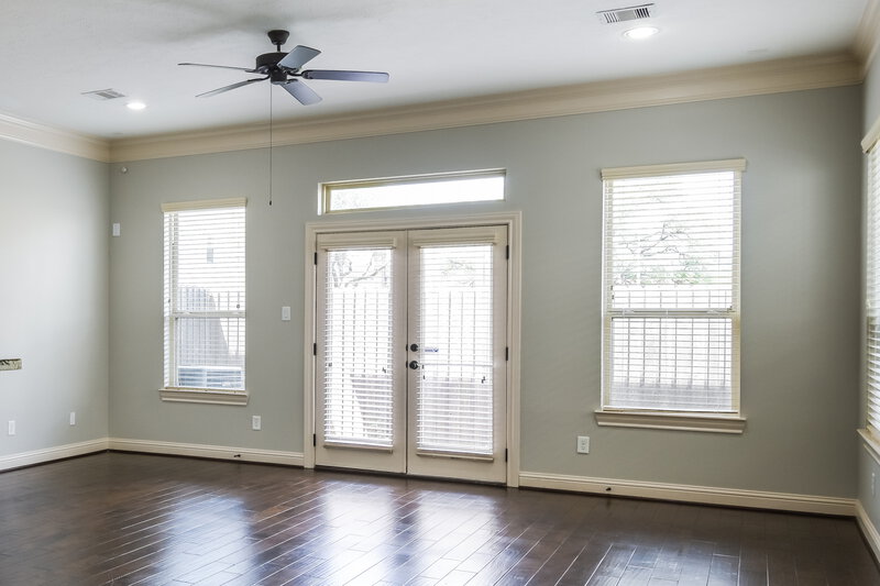 2,930/Mo, 1915 Rosewood St Houston, TX 77004 Living Room View