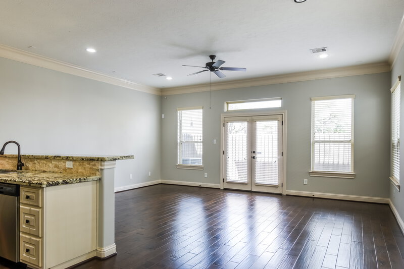 2,930/Mo, 1915 Rosewood St Houston, TX 77004 Kitchen View 3