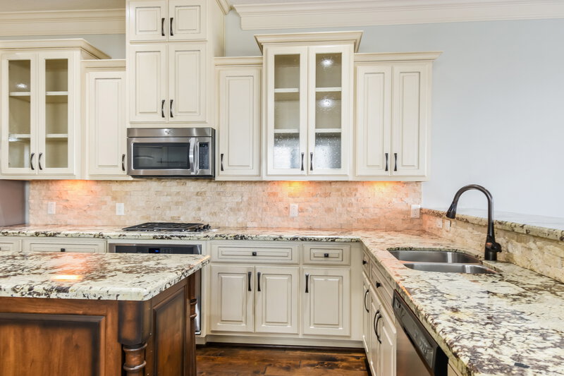 2,930/Mo, 1915 Rosewood St Houston, TX 77004 Kitchen View 4