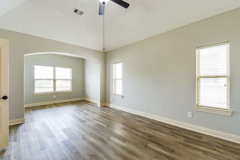 2,930/Mo, 1915 Rosewood St Houston, TX 77004 Main Bedroom View