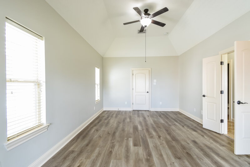2,930/Mo, 1915 Rosewood St Houston, TX 77004 Main Bedroom View 2