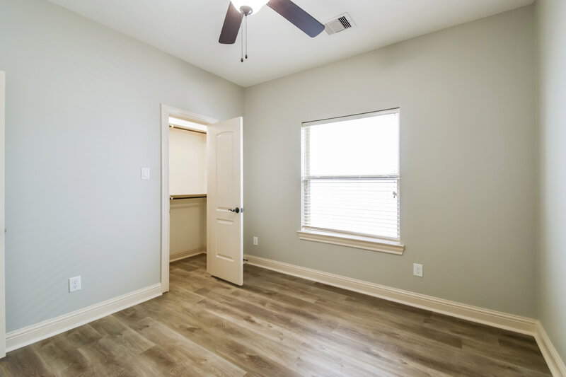 2,930/Mo, 1915 Rosewood St Houston, TX 77004 Bedroom View
