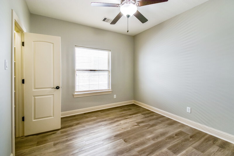 2,930/Mo, 1915 Rosewood St Houston, TX 77004 Bedroom View 4