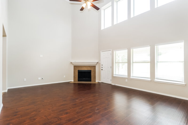 2,640/Mo, 20102 Louetta Crossing Dr Spring, TX 77388 Living Room View 2