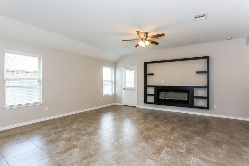 2,475/Mo, 18027 Svensson Slade Ln Houston, TX 77044 Living Room View