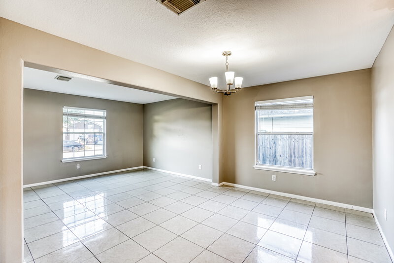 2,165/Mo, 7931 Evergreen Terrace Ln Houston, TX 77040 Dining Room View