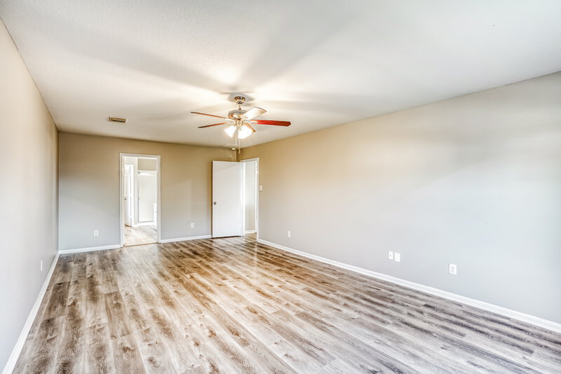 2,165/Mo, 7931 Evergreen Terrace Ln Houston, TX 77040 Main Bedroom View 2