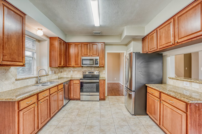 2,350/Mo, 11914 Serendipity Ln Cypress, TX 77429 Kitchen View 2