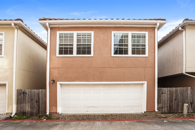 1,930/Mo, 7118 Turtle Lagoon Row Houston, TX 77036 Rear View