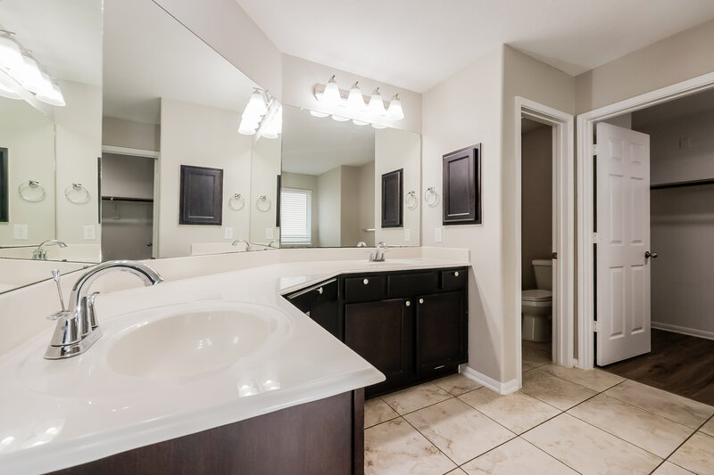 2,590/Mo, 4215 Echo Clearing Ct Humble, TX 77346 Main Bathroom View