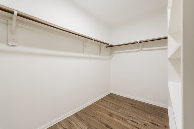 2,590/Mo, 4215 Echo Clearing Ct Humble, TX 77346 Walk In Closet View