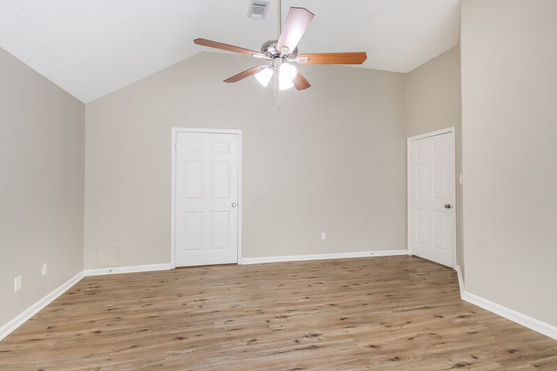 2,265/Mo, 57 Wood Scent Ct The Woodlands, TX 77380 Main Bedroom View 2