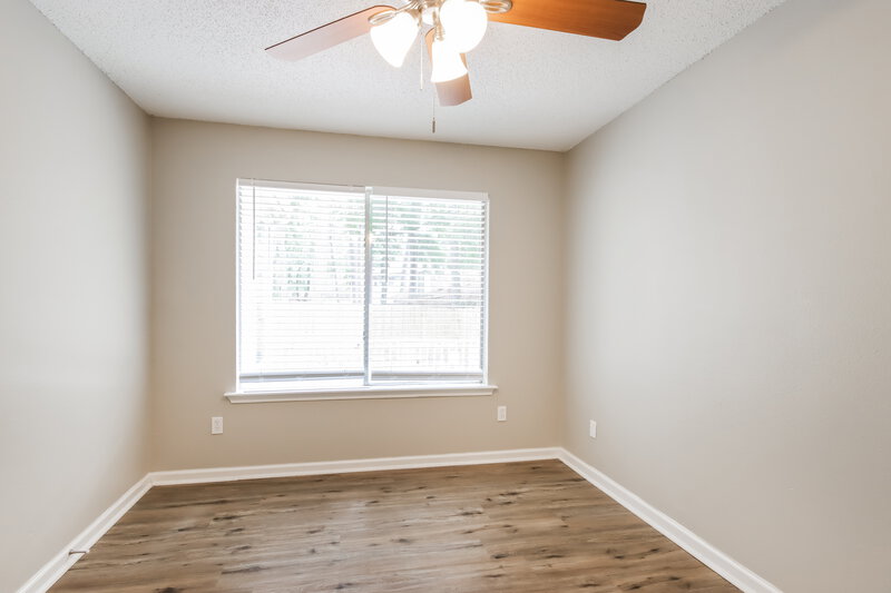 2,265/Mo, 57 Wood Scent Ct The Woodlands, TX 77380 Bedroom View