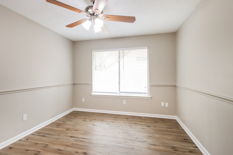 2,265/Mo, 57 Wood Scent Ct The Woodlands, TX 77380 Bedroom View 2