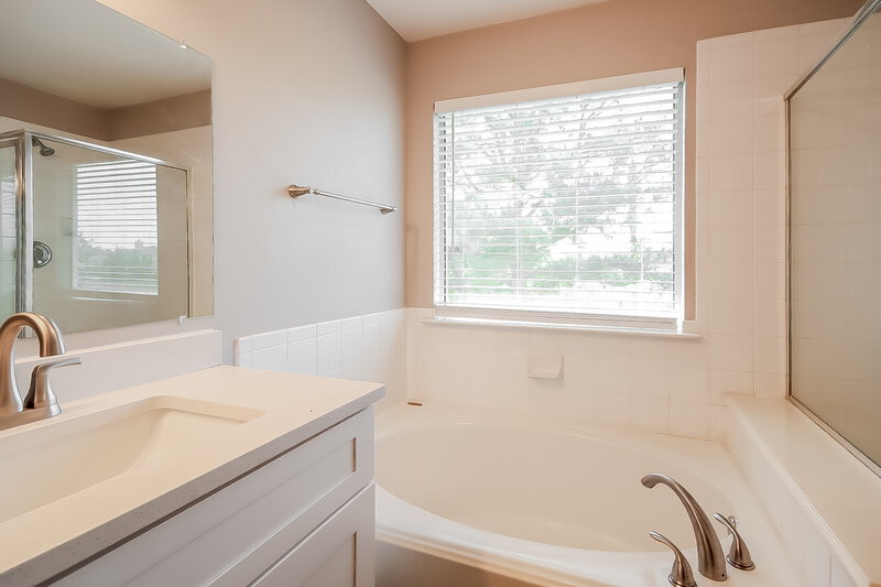 1,960/Mo, 3410 Falcon Trail Ct Spring, TX 77373 Main Bathroom View 2