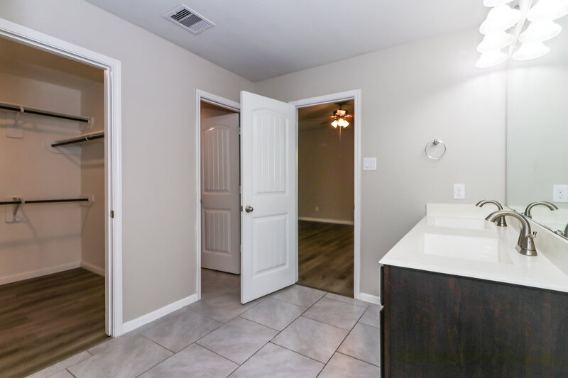 1,885/Mo, 407 Ashley Falls Ln Rosharon, TX 77583 Misc View 9
