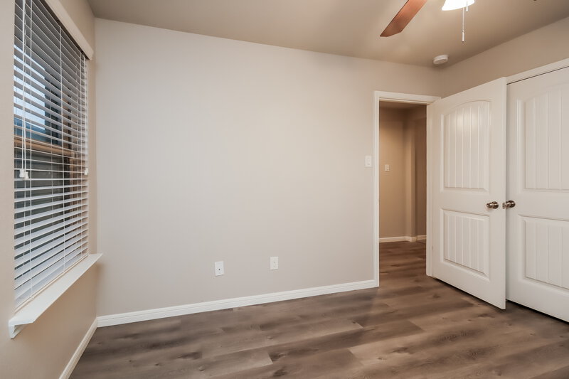 2,120/Mo, 407 Ashley Falls Ln Rosharon, TX 77583 Bedroom View