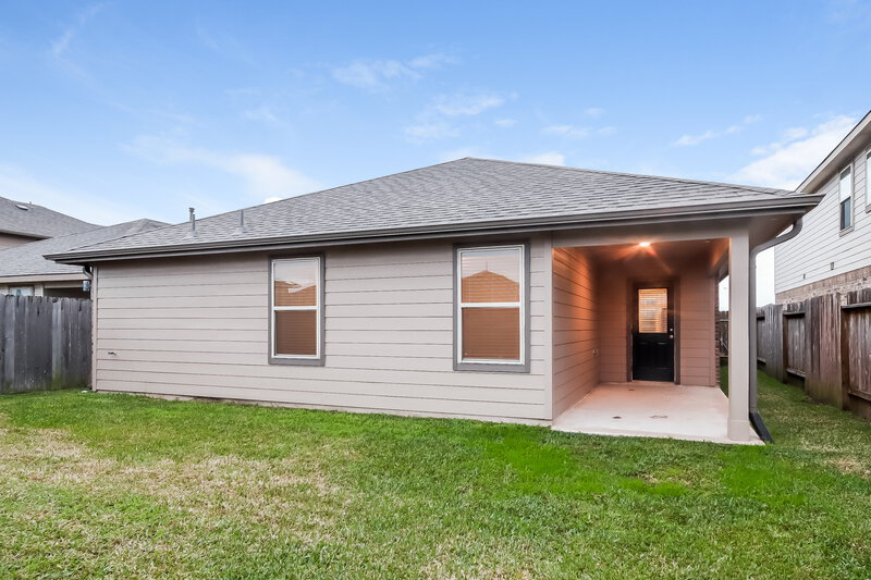 2,120/Mo, 407 Ashley Falls Ln Rosharon, TX 77583 Rear View